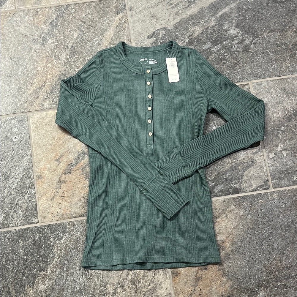 aerie long sleeve waffle shirt XXS green NWT